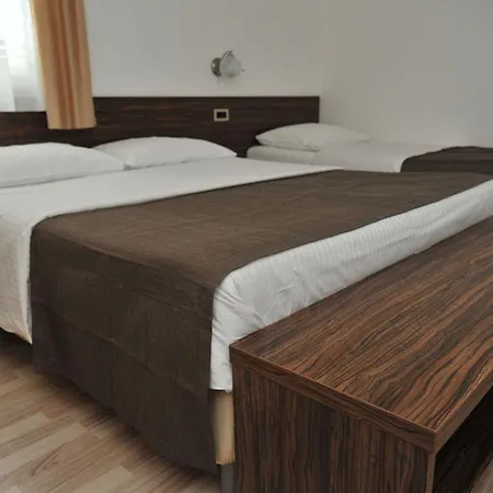 Branco Otel 3*